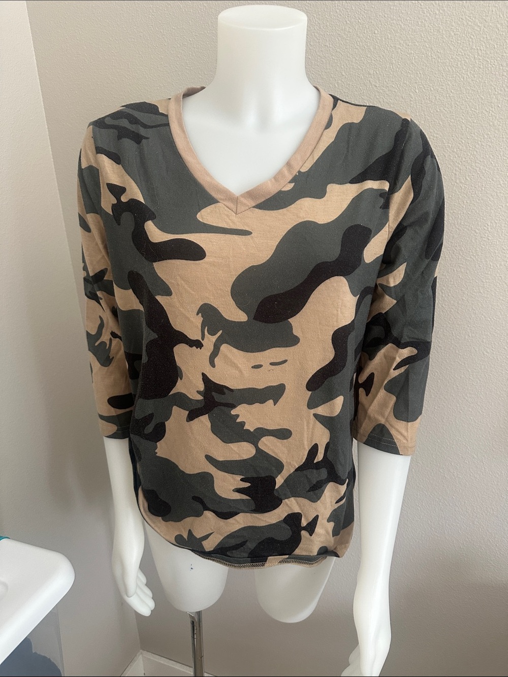 Women's Camo V-Neck Long Sleeve Tee - Tan & Black